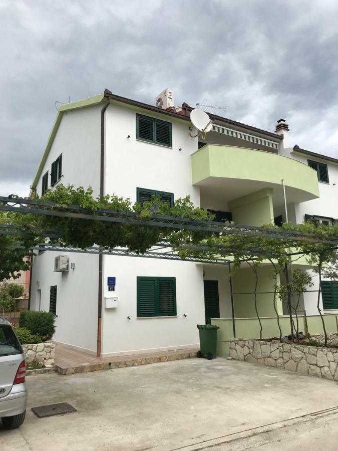 Apartments Milka Трогир Экстерьер фото